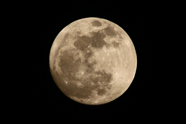 2012_05_05_moon.jpg
